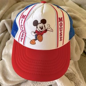 Vintage 1982 Walt Disney Mickey Mouse adjustable hat